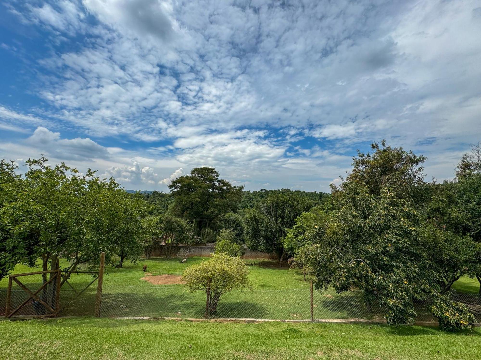 Pousada Espaço do Sol conforto e contato com a natureza Aracariguama Exterior foto